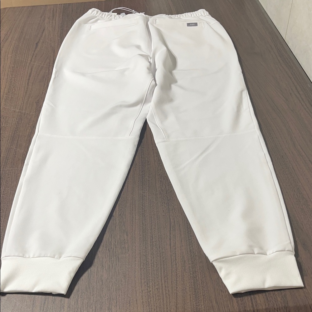 Figs Men's Tansen Jogger Scrub Pants White Joggers NEW with tags - Picture 5 of 9